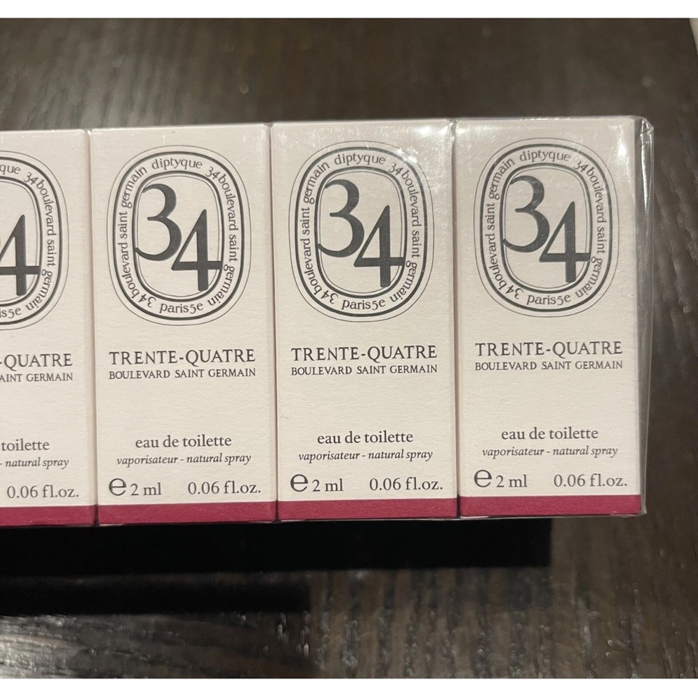 Diptyque 34 Trente-Quatre Boulevard Saint Germain Eau de Toilette 2ml Lot Of 24